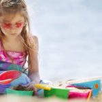 Как защитить кожу ребенка от солнечных лучей