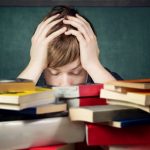 Если школьник приносит плохие оценки: 5 советов психолога