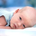 Как очистить голову малыша от себорейных корочек