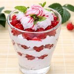 Новогодние рецепты для детей: ягодное бланманже