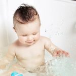 Советы родителям: как привить ребенку любовь к купанию