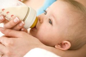 Как хранить сцеженное молоко