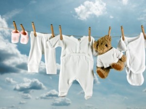 Как стирать вещи новорожденного