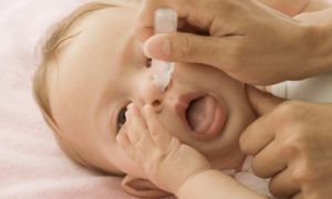 Как лечить насморк у малыша