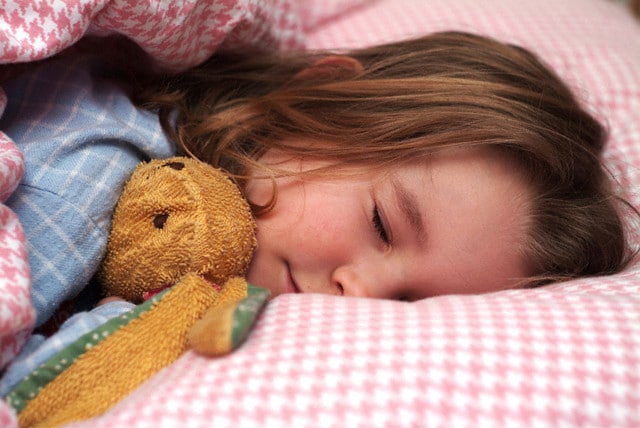 Проблемы со сном у ребенка во время простуды