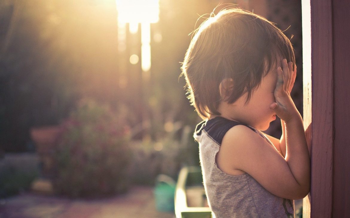 дитина, хлопчик, хованки, ігри