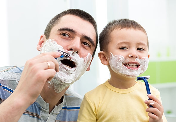 Как научить сына бриться