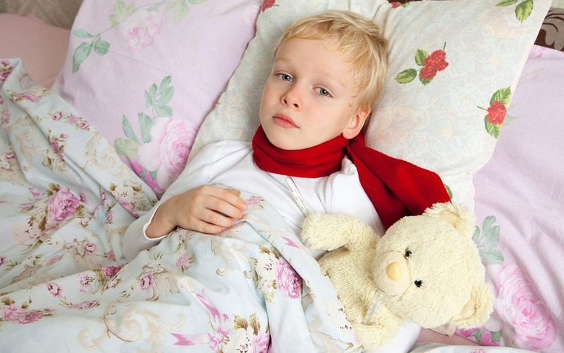 ТОП-8 мифов о детских простудах