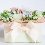подарок на 8 марта, коробка, цветы